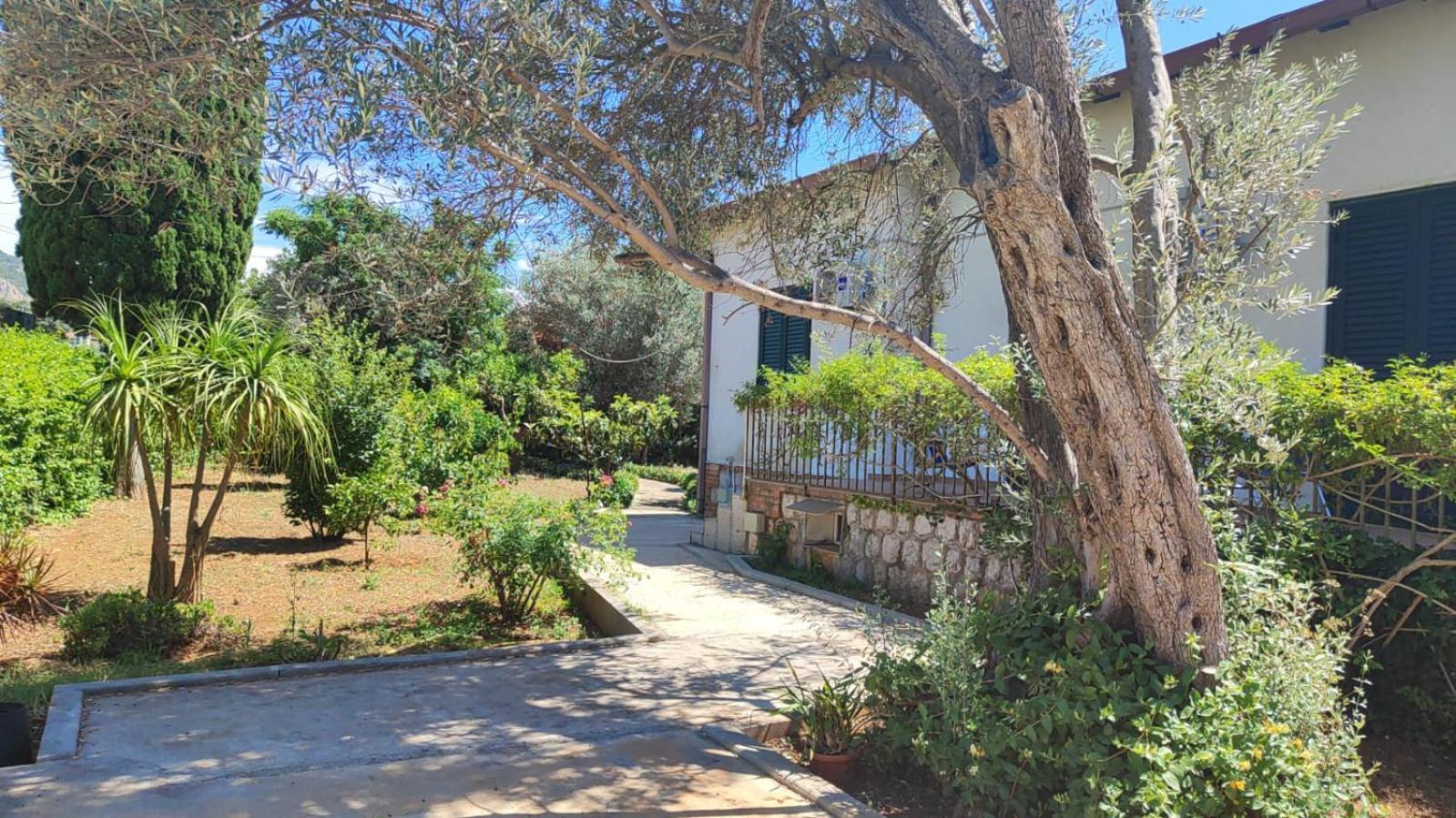 Villa Serrano - Palermo — Foto 1